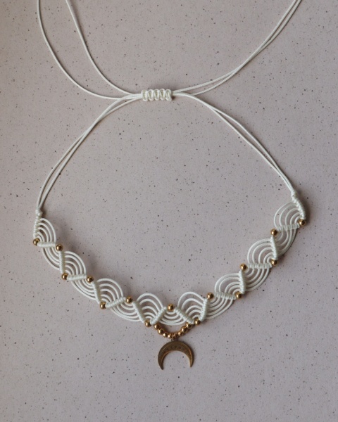 Choker Makramowy Lunula Talisman Kremowy - wersja srebrna